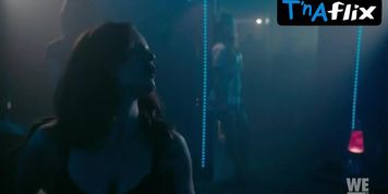 Mena Suvari Underwear,  Lesbian Scene  in South Of Hell