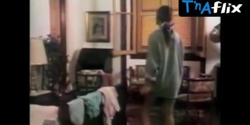 Gisele Fraga Lesbian,  Butt Scene  in Attrazione Selvaggia