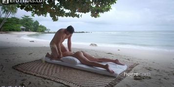 Lillit A beach massage