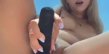 Outside masturbate 02