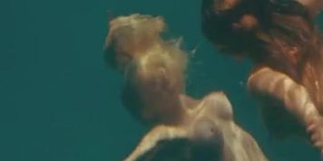 Hot Celebs Swim Together And Screw Together