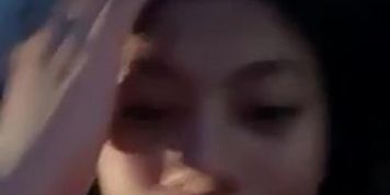 Bokep Indo VCS Ditemenin Dinda Cantik Tobrut