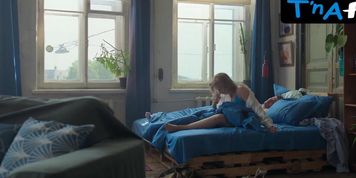 Aleksandra Bortich Sexy Scene  in Blesk