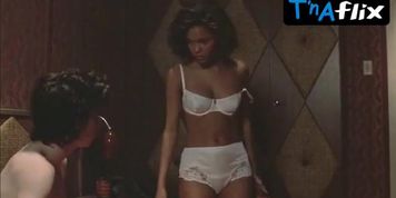 Thandie Newton Sexy Scene  in Flirting