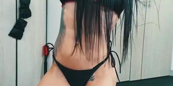 Black and pink flexing
