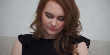 Young Courtesans - Ami Calienta - Courtesan makes love like a girlfriend