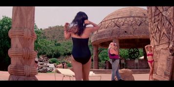 Sexy juhi chawla bikini