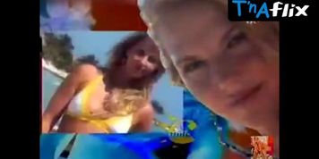 Cecilia Ponce Bikini Scene  in Tempranito
