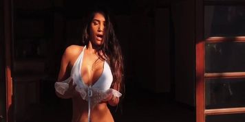 Poonam Pandey - Full Monty