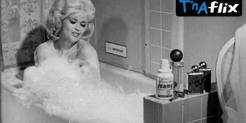 Jayne Mansfield Breasts Scene  in The Wild, Wild World Of Jayne Mansfield