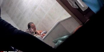 sis and friend on bathroom