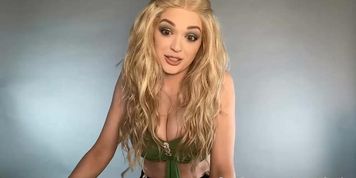 Tessa Fowlwer OF livestream