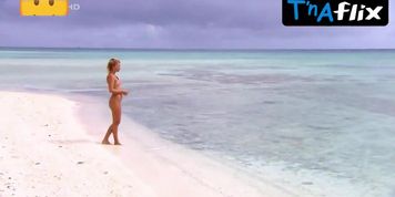 Janni Honscheid Breasts,  Bush Scene  in Adam Sucht Eva