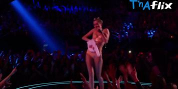 Miley Cyrus Sexy Scene  in Mtv Video Music Awards