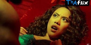 Kim Molina Bikini Scene  in The Woman Who Cannot Feel