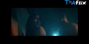 Ayanna Misola Breasts,  Bikini Scene  in Iskandalo
