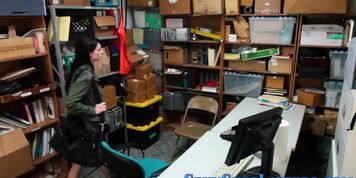 Real shoplifter cummed
