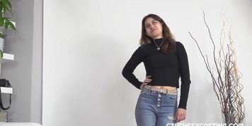 Pocket sized newbie shagged at casting
