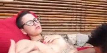 Mila spook a tatuada