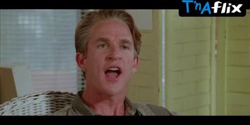 Julianne Moore Butt,  Bush Scene  in Short Cuts