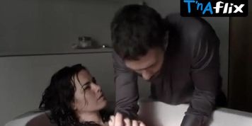 Ana Paula Arosio Breasts Scene  in A Floresta Que Se Move