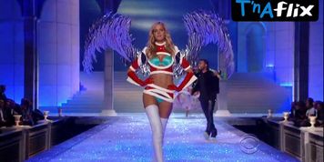 Erin Heatherton Underwear Scene  in The Victoria'S Secret Fashion Show 2011