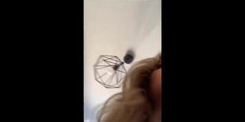 Lea Elui nipple flash in live