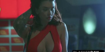 Blackedraw Curvy Beauty Fucks Bbc Rough On First Date