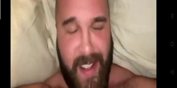 COJIENDO A OSO HETERO CON NALGOTAS