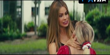 Reese Witherspoon Lesbian Scene  in Hot Pursuit