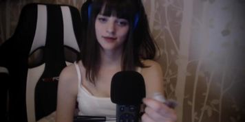 ASMR - Soe ASMR - Crinkling/Fabric Sounds