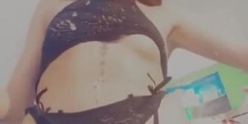 Aceite en mi cuerpo me ayudas a echarme lo 