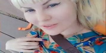 This girl is a risky splendor