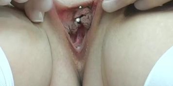 Pungent floozy is playing with her tits and cunny