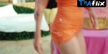 Catherine Knight Bush,  Butt Scene  in House Of Love And Lustery