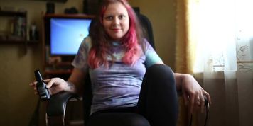 Pinkhair cutie does handjob and footjob in socks (Jenny Young, Nubiles)