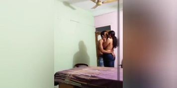 Desi couple has romantic sex (indian_girl)