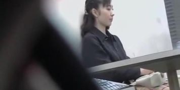 Sperm sharking video with an enticing Japanese woman