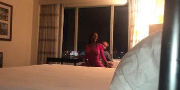 Lap dance from Sarai Minx  