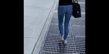 Candid teen in tight ass jeans