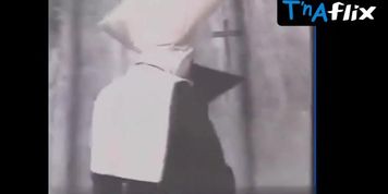 Gloria Portella Lesbian,  Breasts Scene  in Xica Da Silva