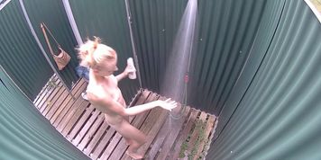 CZECHPOOL - Young Blonde Teen Cought in Public Pool - video 1