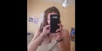 Hot white chick show her body on Periscope