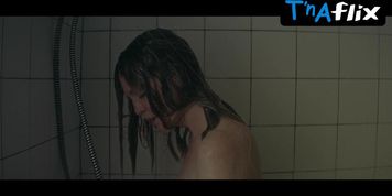 Julianne Moore Breasts Scene  in Gloria Bell
