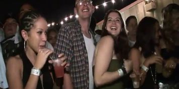 College Bar Wet T