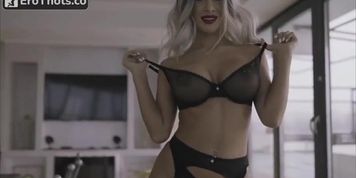 Ema Karter: Showcase