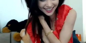 hot brunette on webcam