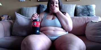 SSBBW Plump Princess bursting and burping