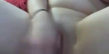 Chubby white girl squirting