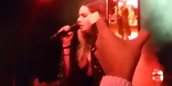 joanna levesque live girl